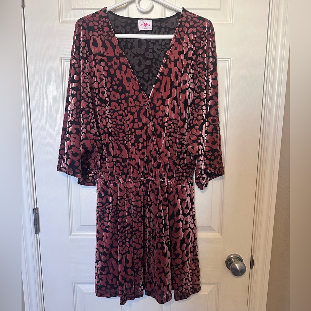 Buddy Love Velvet Leopard Print Dress Medium Mauve Burgundy Lined 3/4 Sleeve